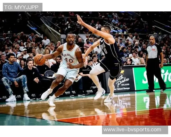 皮尔斯看好马刺本赛季争冠实力认为季后赛有望战胜雷霆 皮尔斯看好马刺本赛季争冠实力认为季后赛有望战胜雷霆