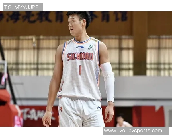 文班背靠背26分钟高效表现15投7中斩获16分14板助攻与盖帽齐飞