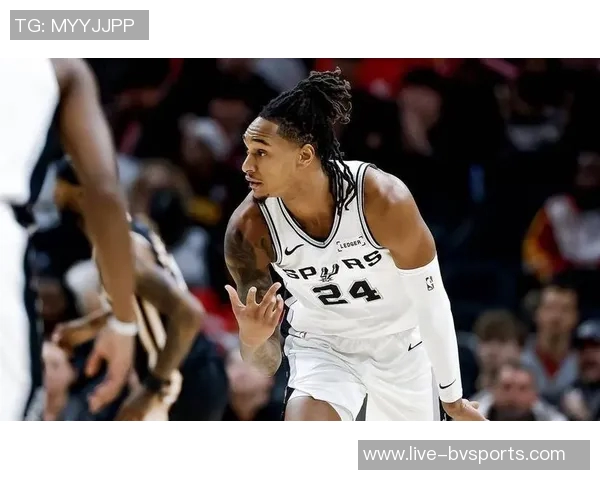 文班在首场比赛中送出首个盖帽助攻瓦塞尔首分未能战胜活塞队