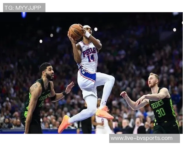 马克西赞恩比德打球风格更合理带动信任队友提升球队整体表现